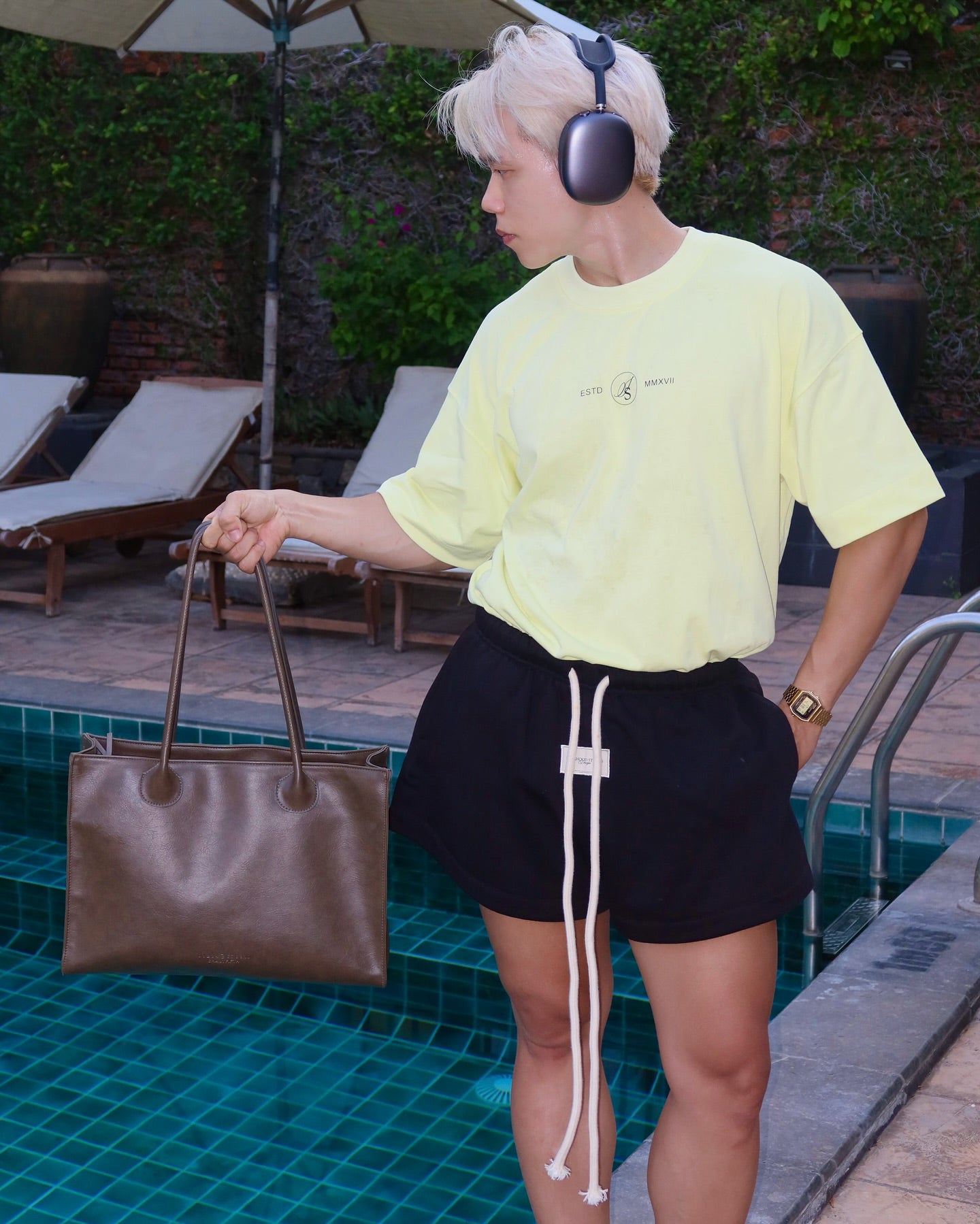INDAHOOD SIGNATURE EMBOSSED SUGAR COOKIE TEE