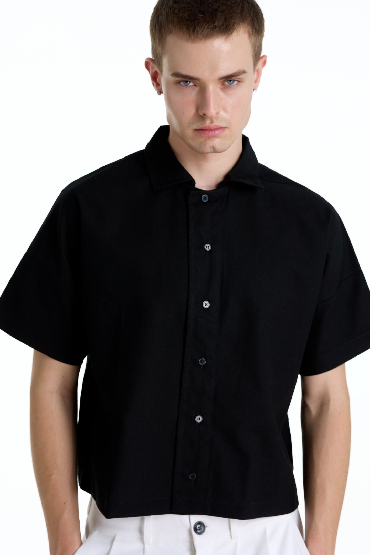 BONJOUR MADAME LINEN BLACK CROP SHIRT