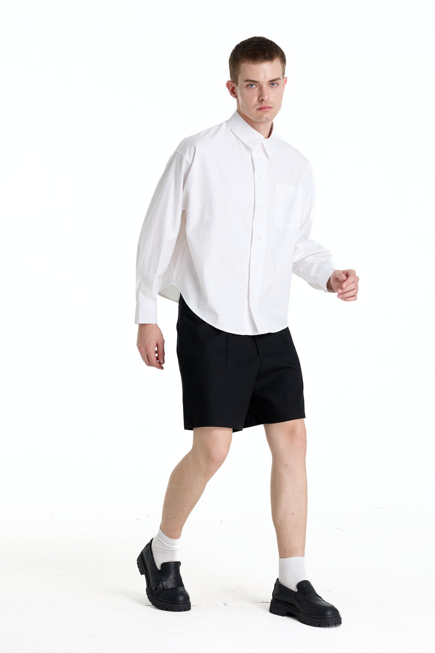 LOW WAIST BLACK LINEN LAINE SHORTS