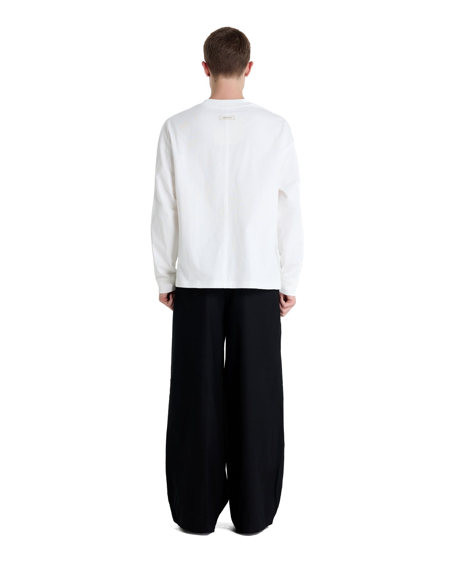 ME EMBROIDERY LONGTEE WHITE