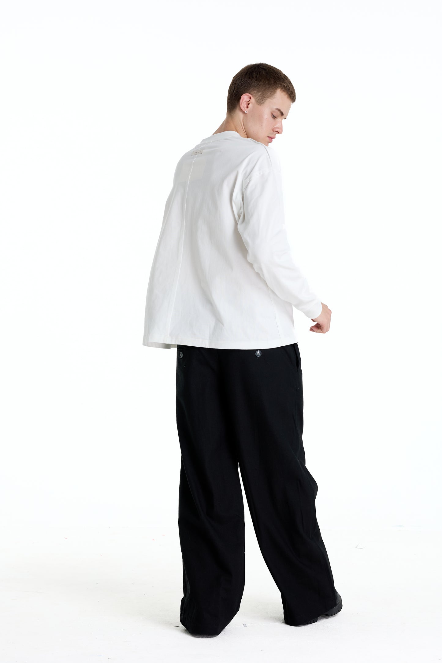 ME EMBROIDERY LONGTEE WHITE