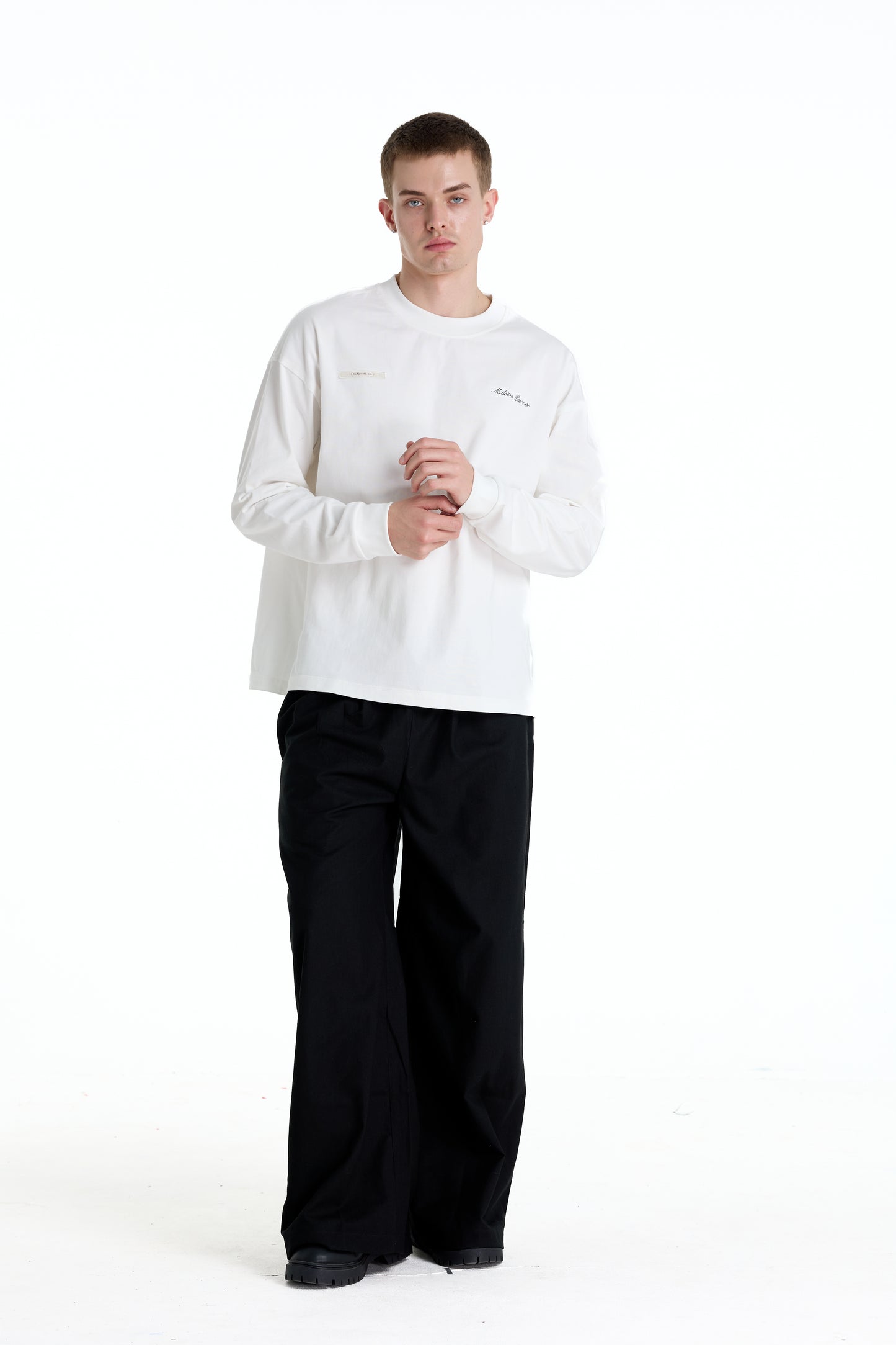 ME EMBROIDERY LONGTEE WHITE