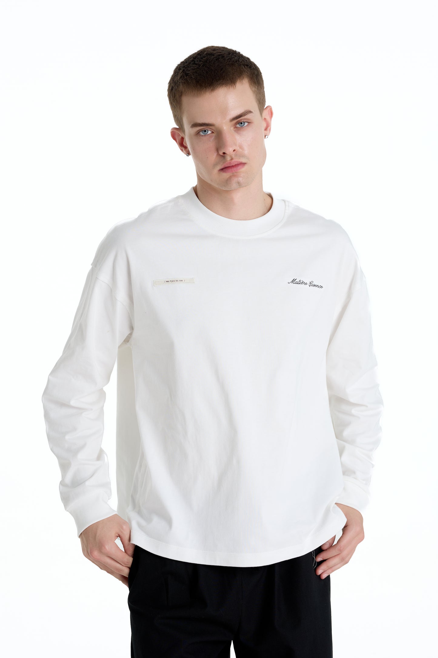 ME EMBROIDERY LONGTEE WHITE