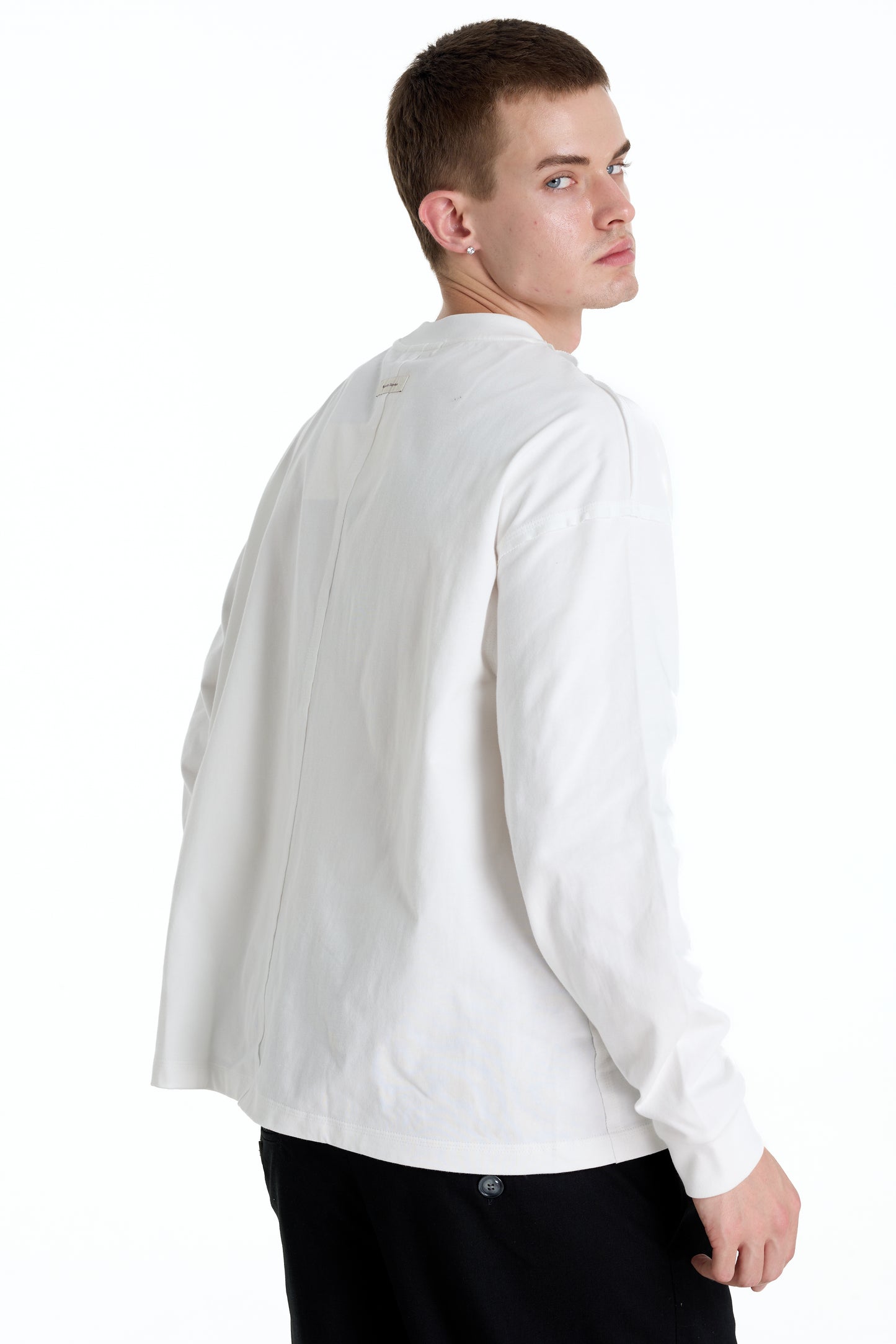 ME EMBROIDERY LONGTEE WHITE