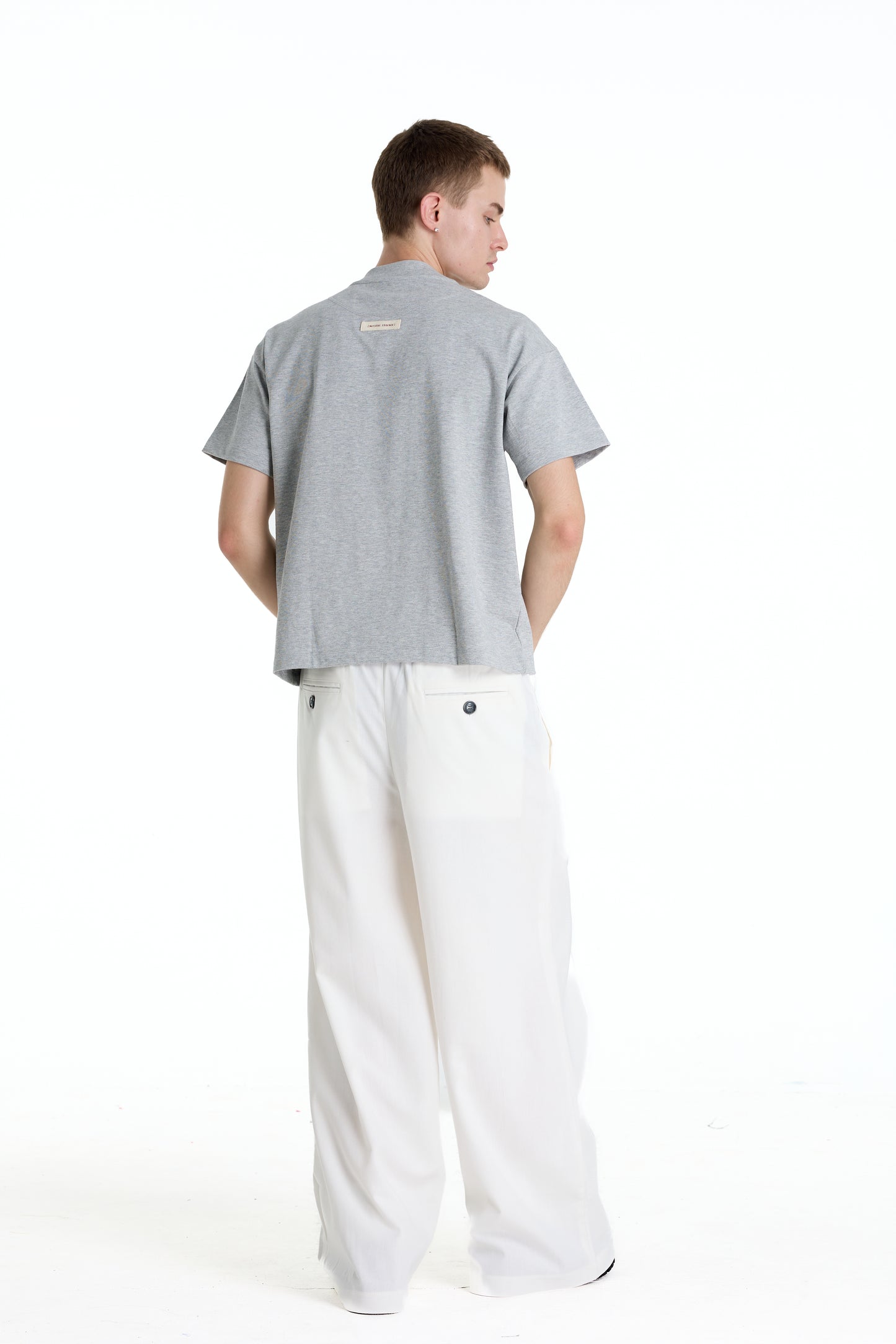 V-NECK VELVET PRINTED GREY TEE