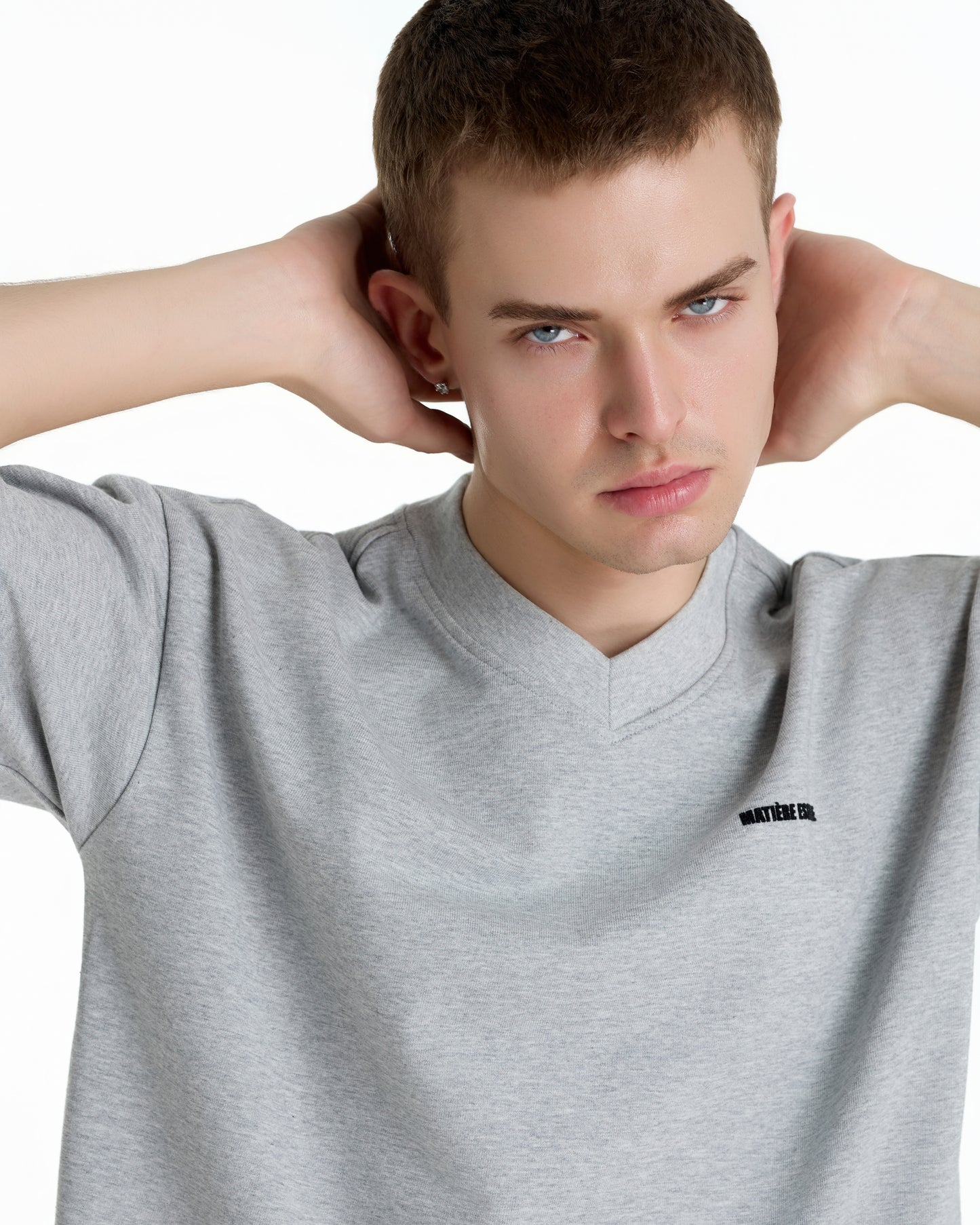 V-NECK VELVET PRINTED GREY TEE