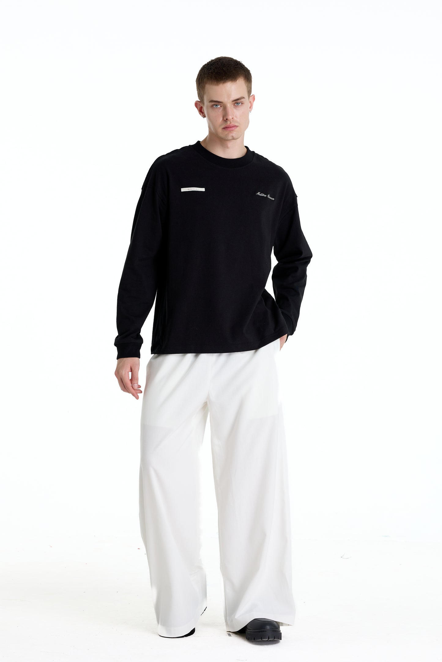 ME EMBROIDERY LONGTEE BLACK