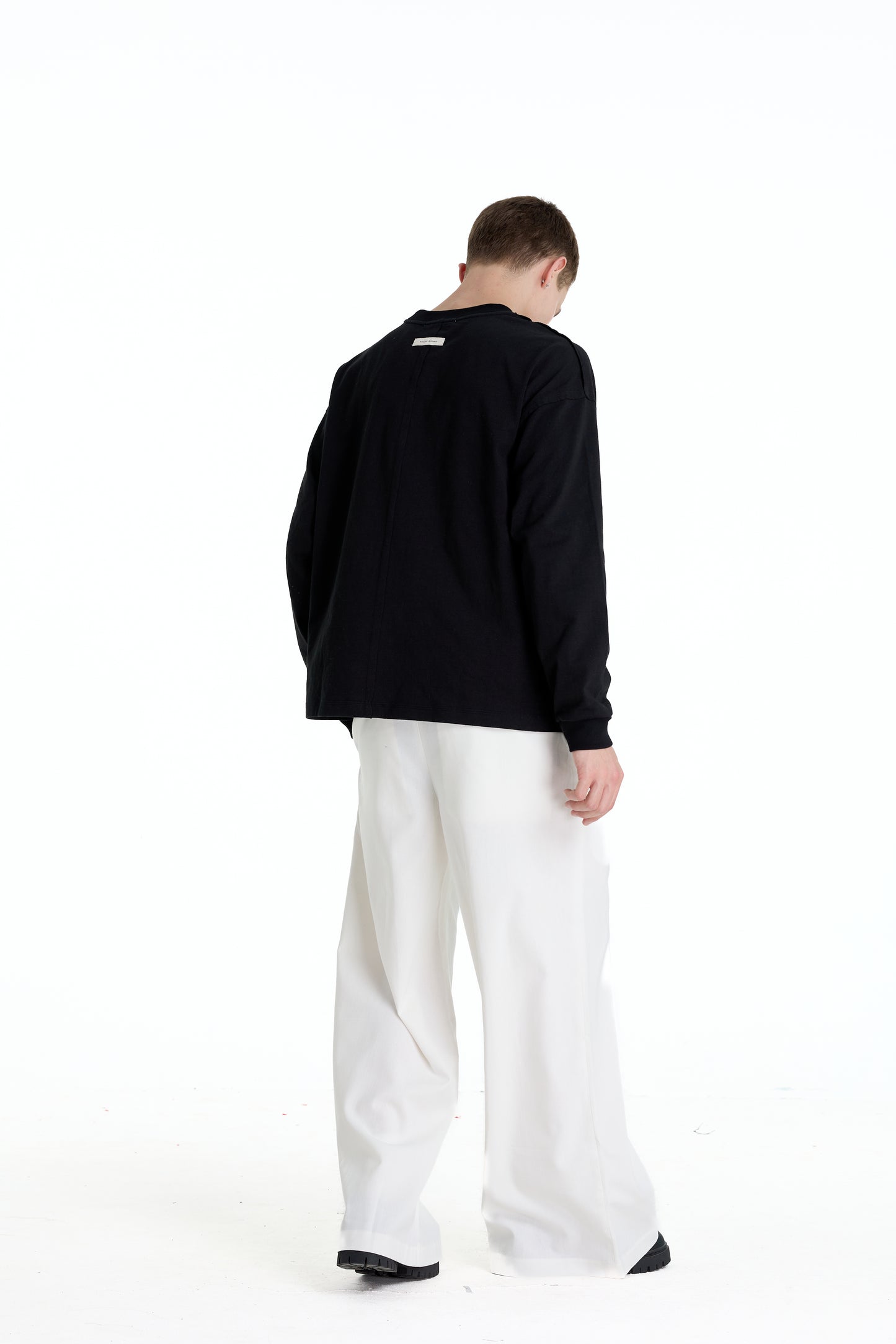 ME EMBROIDERY LONGTEE BLACK