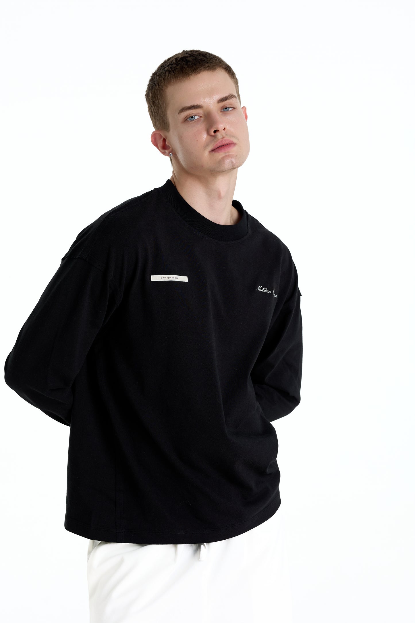 ME EMBROIDERY LONGTEE BLACK