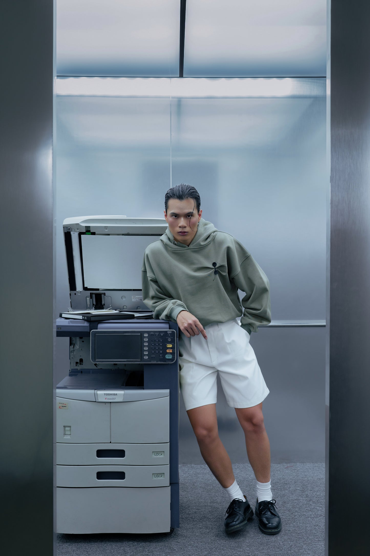 DOCUMENT COVER OLIVE HOODIE