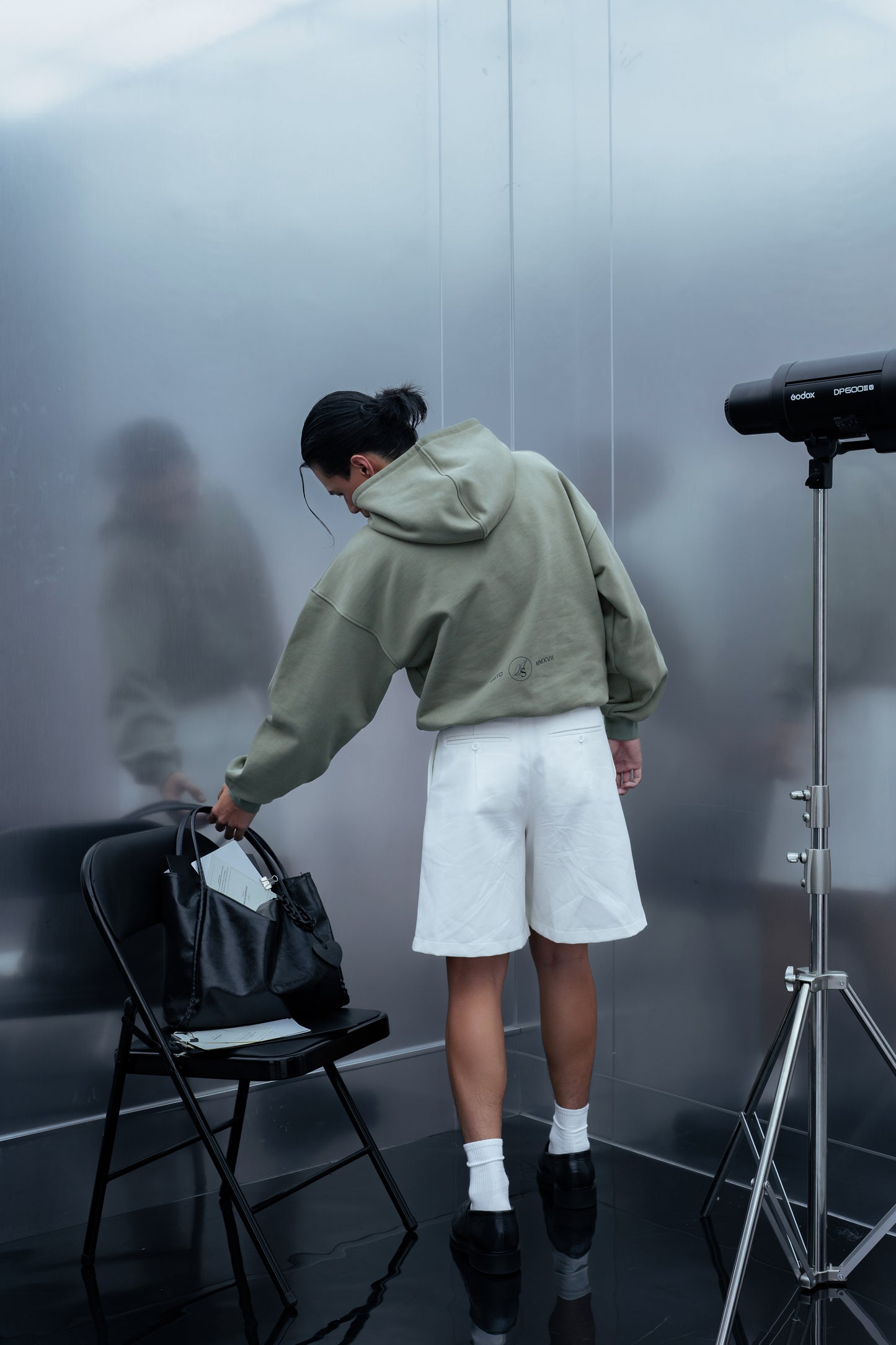 DOCUMENT COVER OLIVE HOODIE